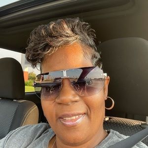 Meet your Posher, Latoya